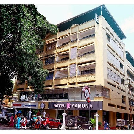 Hotel Yamuna Adur Exterior photo