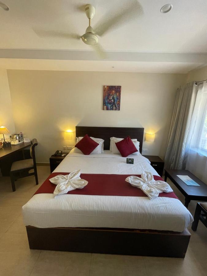 Hotel Yamuna Adur Exterior photo