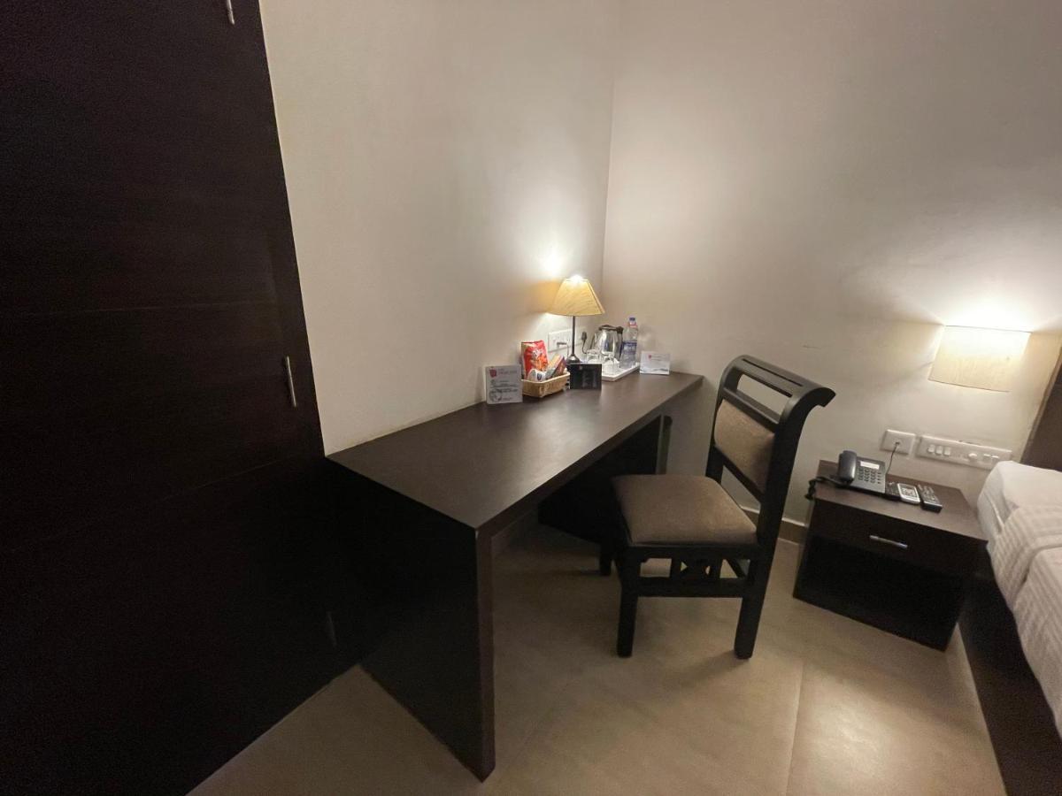 Hotel Yamuna Adur Exterior photo