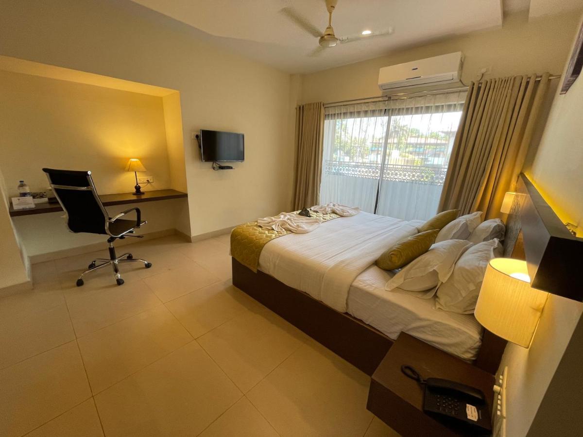 Hotel Yamuna Adur Exterior photo