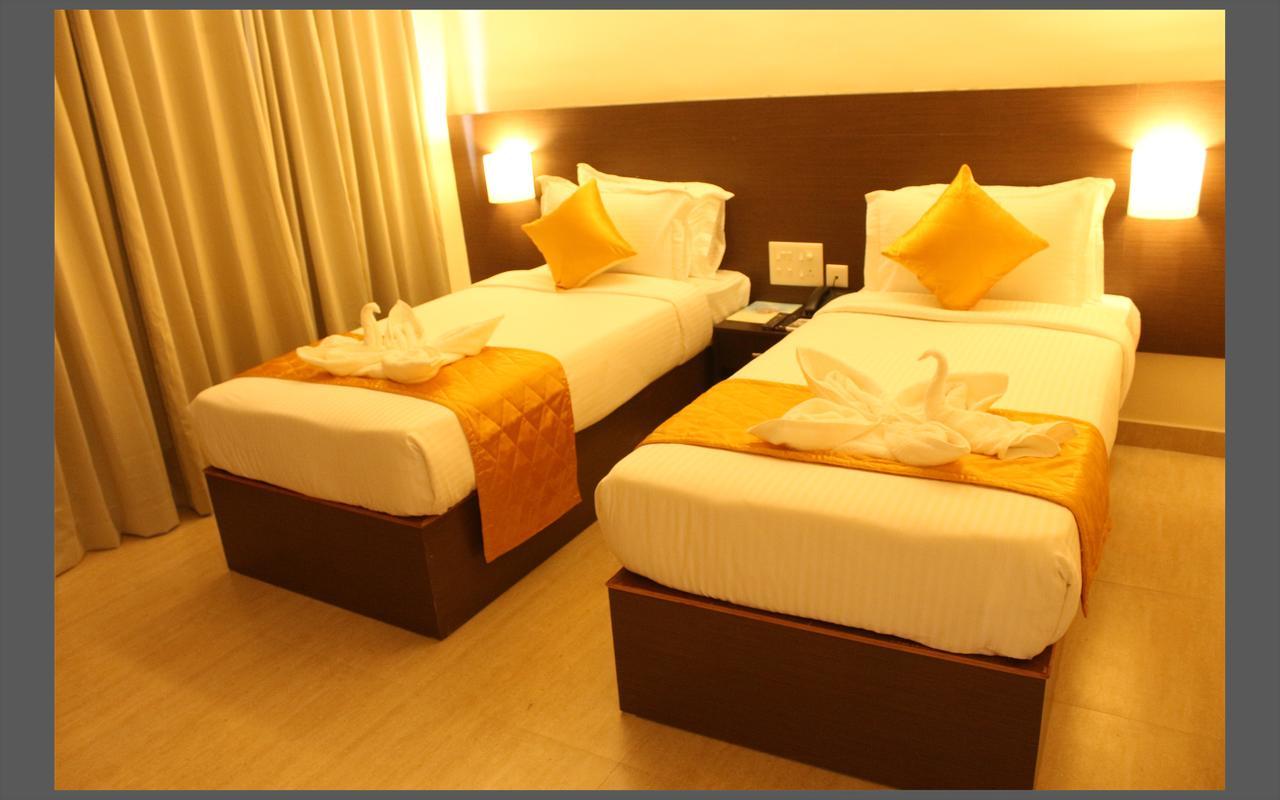 Hotel Yamuna Adur Exterior photo
